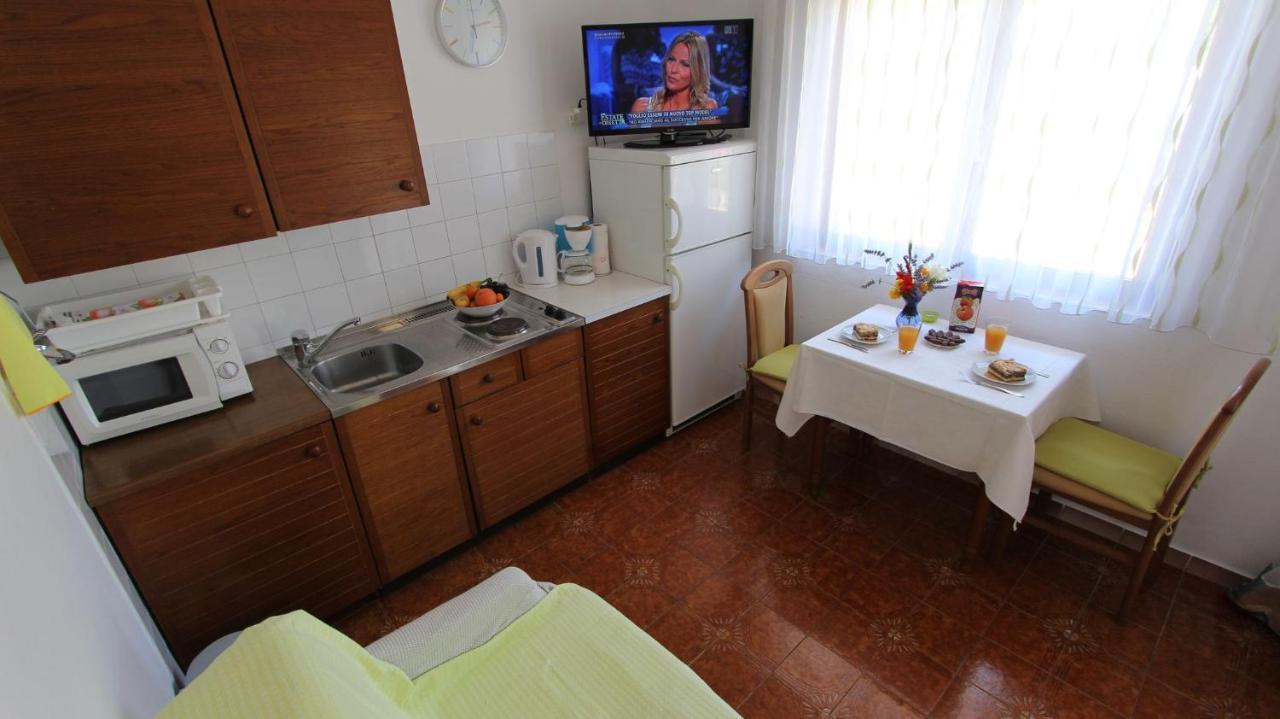 Studio In Vantacici/Insel Krk 14419 Exteriör bild